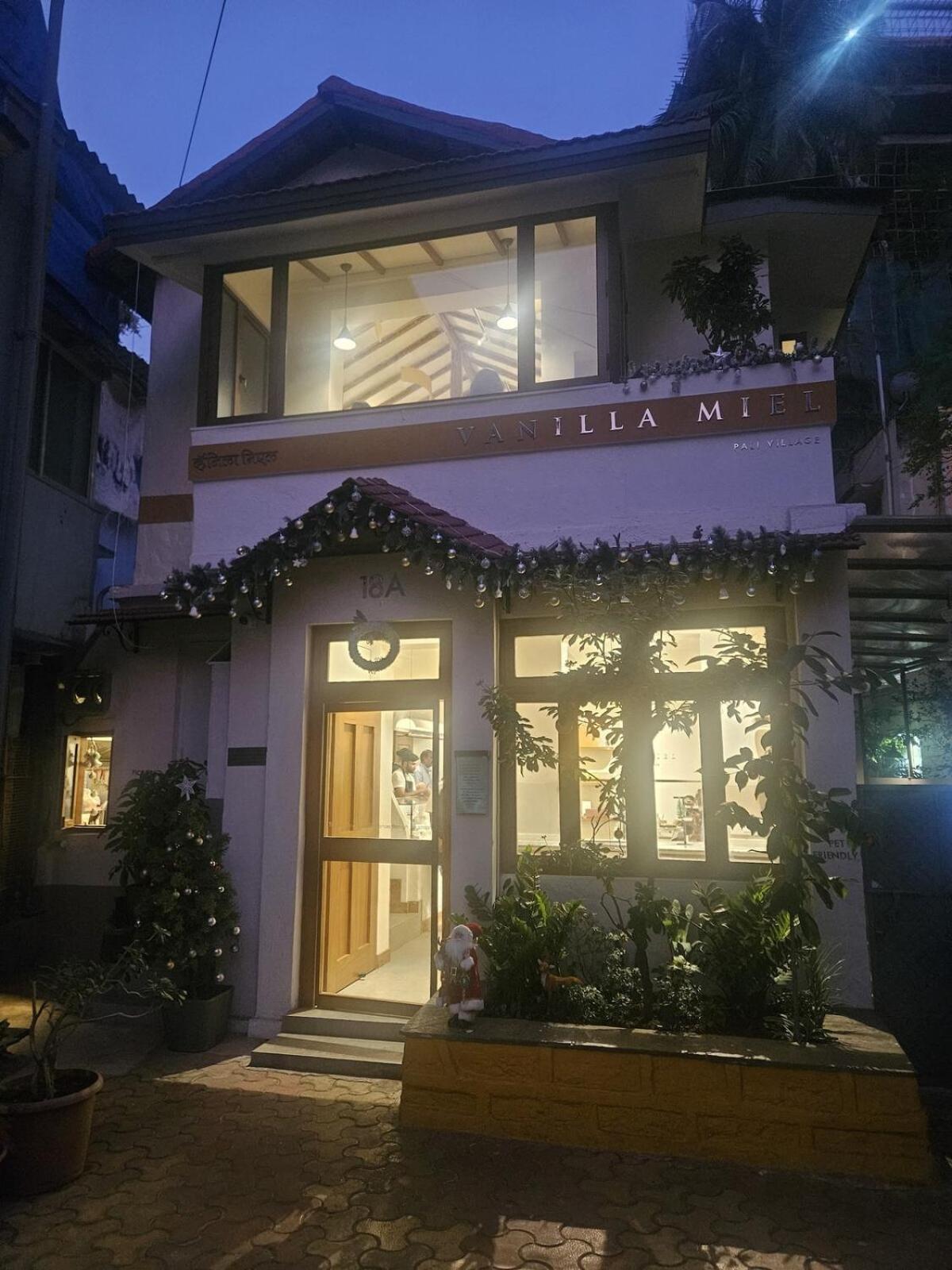 The Pali Nest A Peaceful Retreat In Pali, Bandra * Bombaj